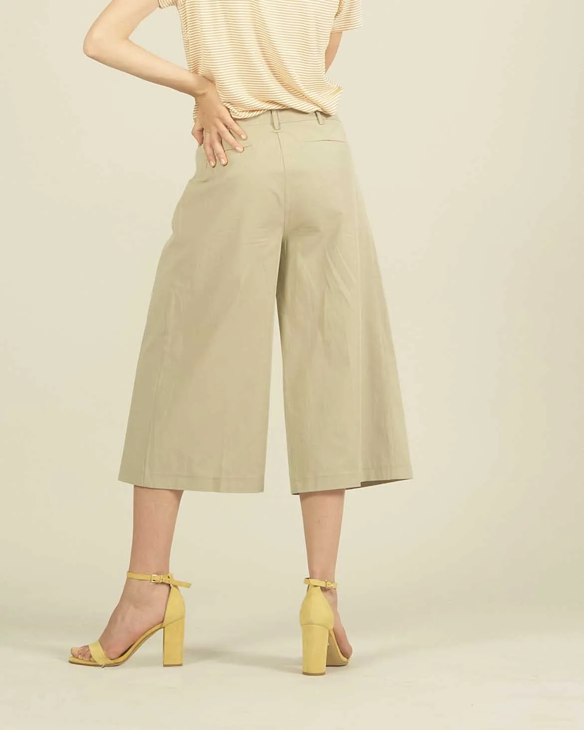 CULOTTE PANTS WITH BELT AND POCHETTE