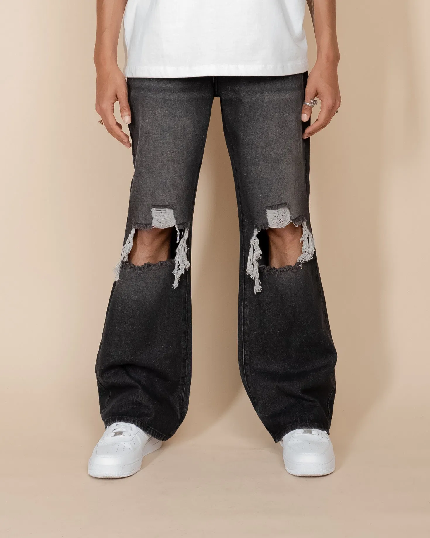 EPTM DISTRESSED BAGGY JEANS - BLACK