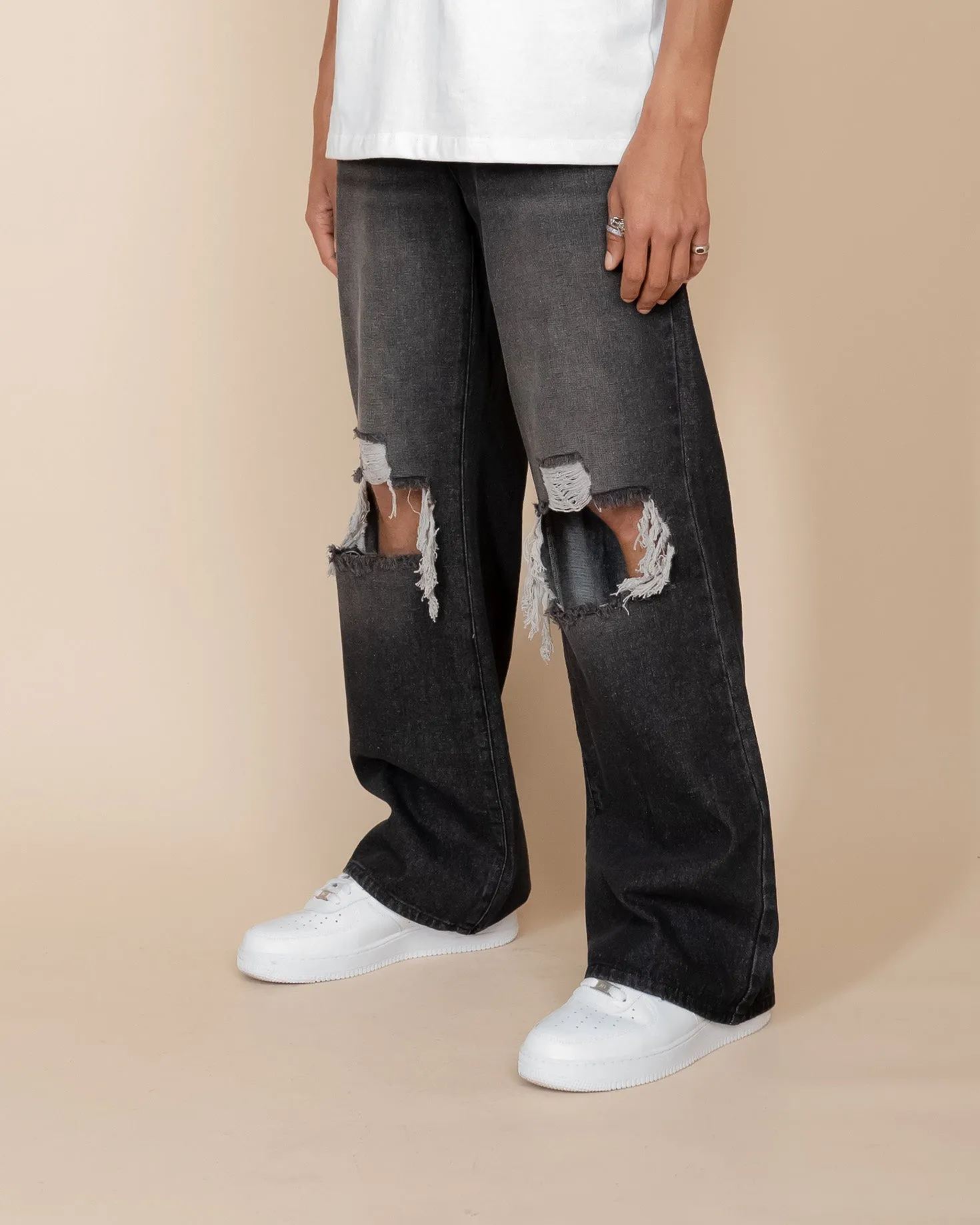 EPTM DISTRESSED BAGGY JEANS - BLACK